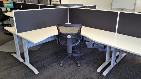 Span Corner Worker Desk with DAM Chair
