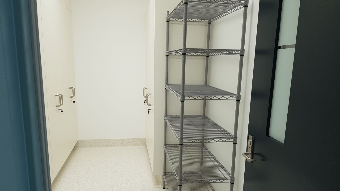 Sterile-Storage-Area-Antimicrobial-Shelving